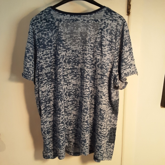 T shirt 👕 - Picture 2 of 9